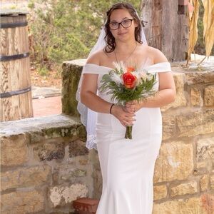 Meet your Posher, Tia